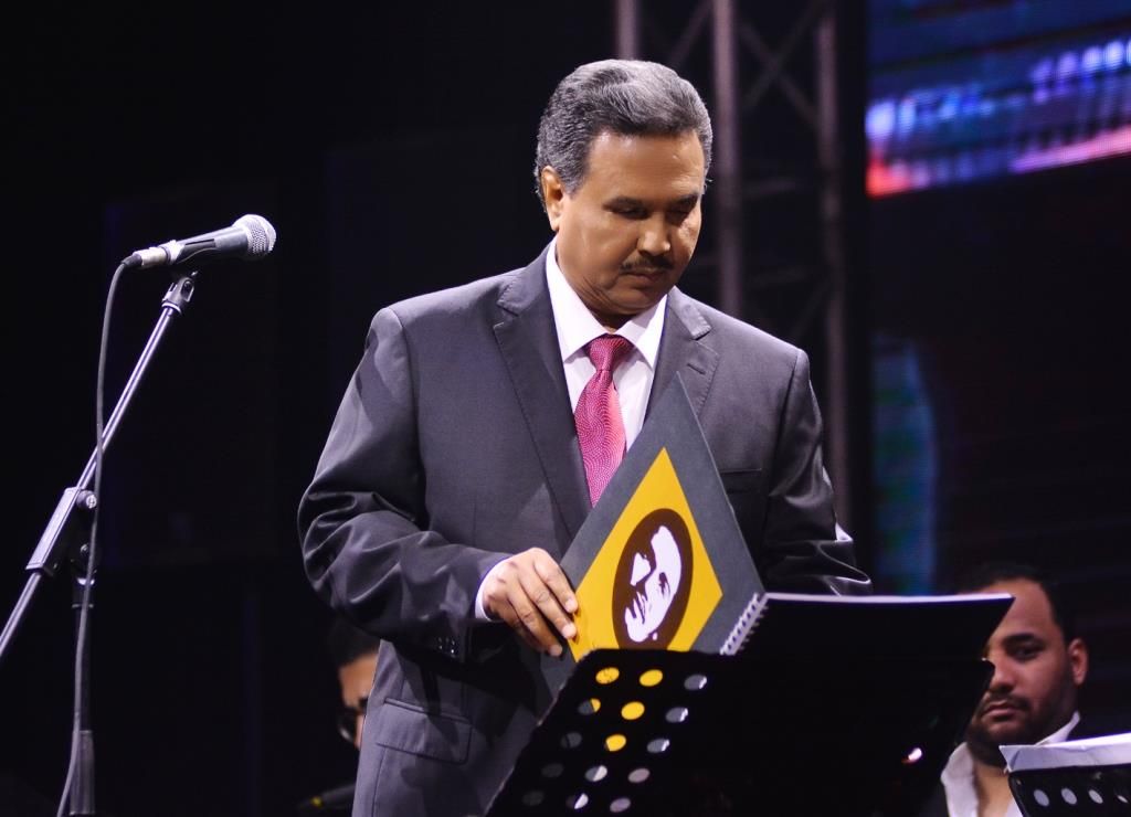 بالصور.. محمد عبده يقدم "عالى السكوت وخواف" فى أقوى حفلاته بالقاهرة