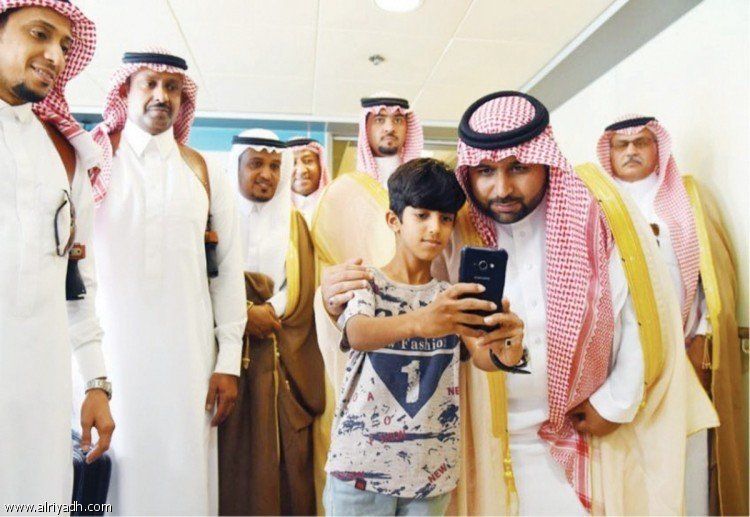 محمد بن عبدالعزيز يتفقد مشروعات جزر فرسان