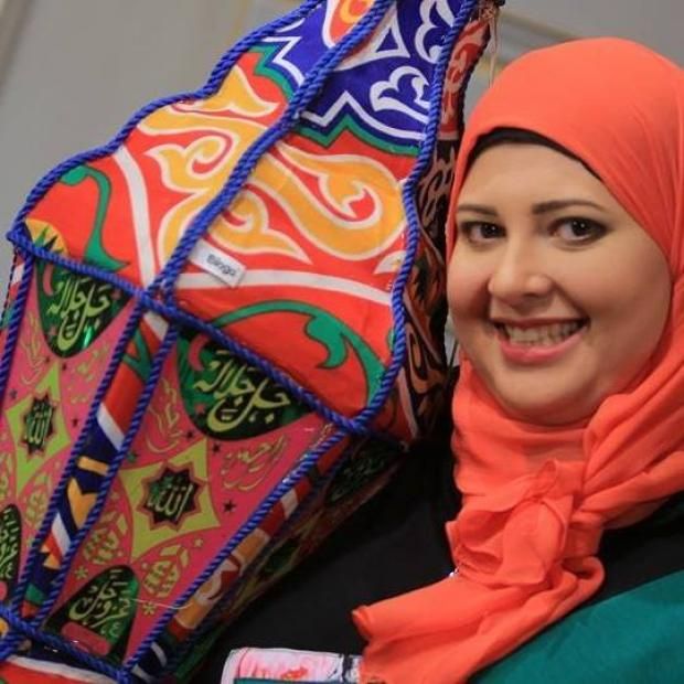 خناقة على صفحة مذيعة برنامج طبخ بسبب خلعها للحجاب