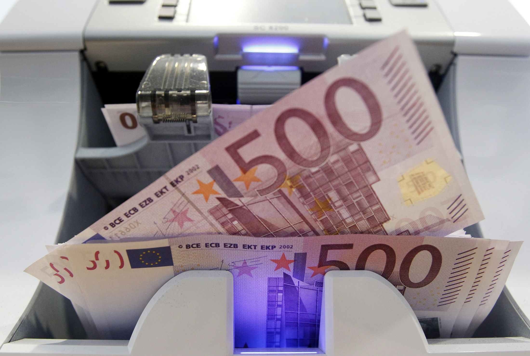 سعر اليورو اليوم السبت 5-8-2017 واستقرار العملة الأوروبية