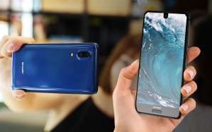 Sharp تكشف عن هاتفها الجديد AQUOS S2 بشاشة مميزة بدون حواف تقريباً