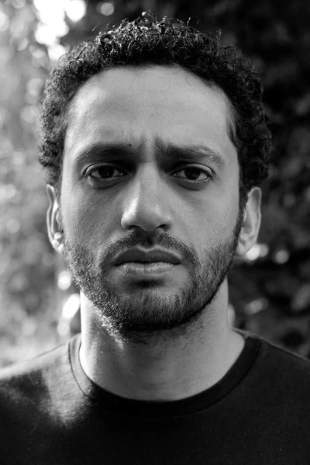 بالصور| محمد حاتم يُعلن زواجه في باريس