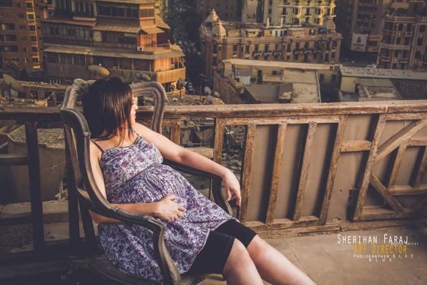 بالصور| الهجوم على مصرية حامل أظهرت بطنها في "فوتوسيشن".. والزوج: مرضى نفسيين