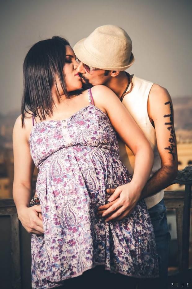 بالصور| الهجوم على مصرية حامل أظهرت بطنها في "فوتوسيشن".. والزوج: مرضى نفسيين