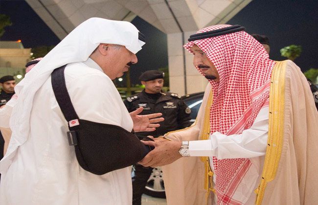 بالصور.. خادم الحرمين الشريفين يصل إلى "منى" ليشرف على راحة الحجاج