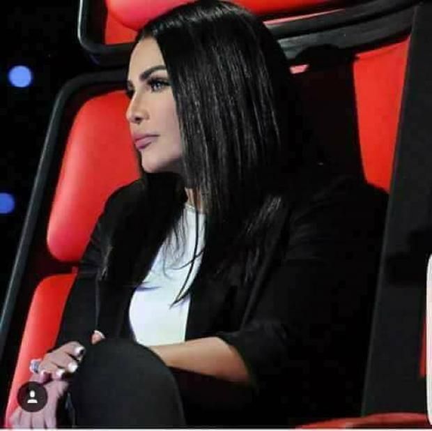 بالصور| نشطاء ينتقدون إطلالة أحلام في The Voice: "بقت شبه إليسا"