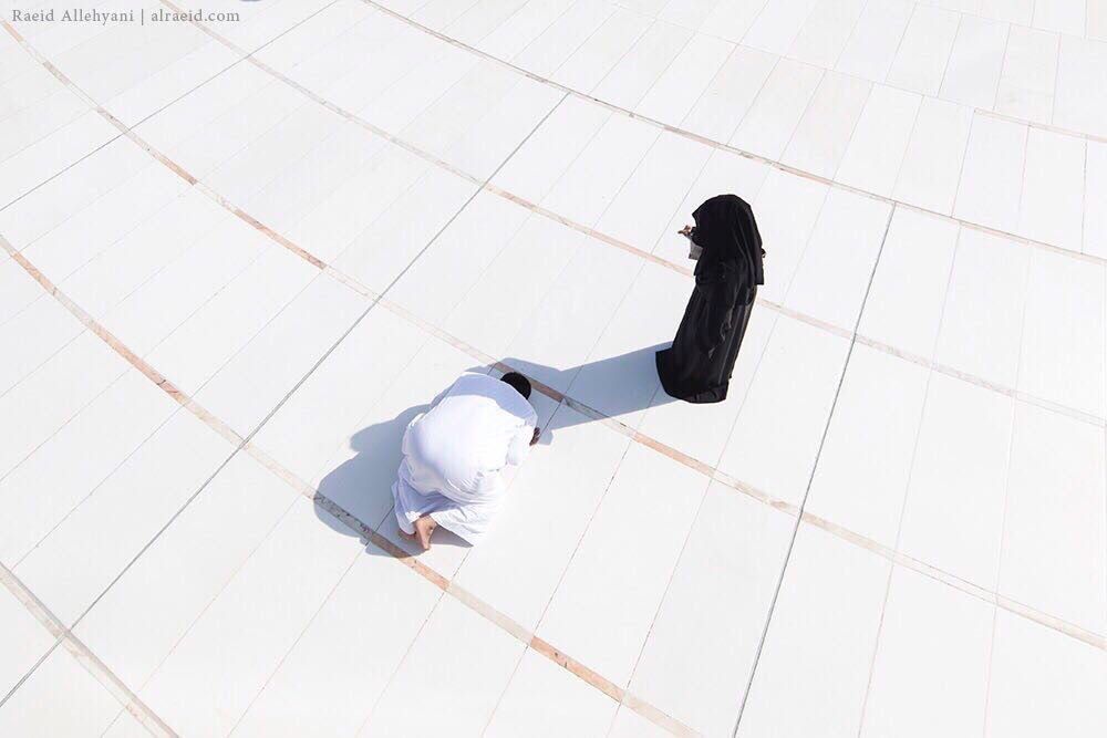 السعودية | صورة “المرأة الظل” التي ألهبت مشاعر الآلاف.. ماذا قال صاحبها ؟