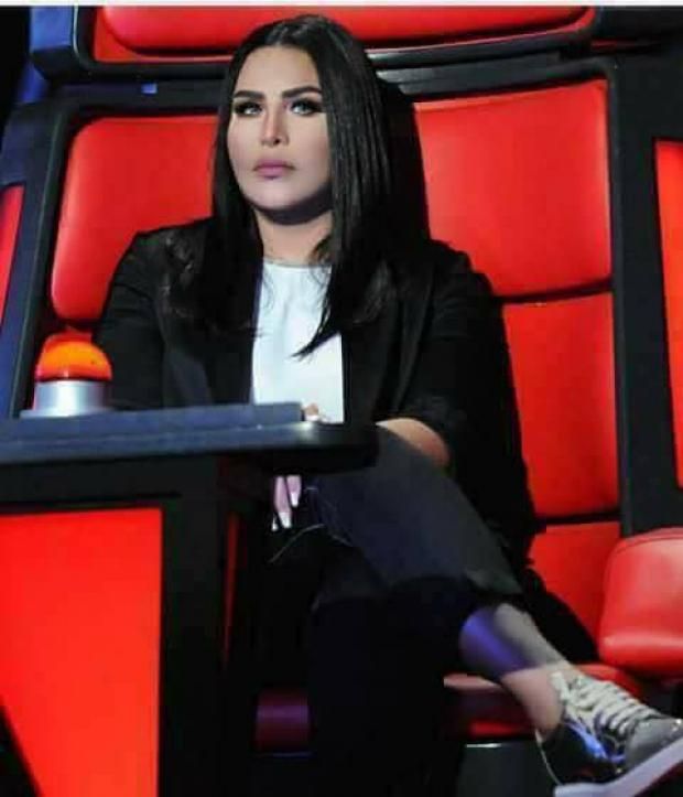 بالصور| نشطاء ينتقدون إطلالة أحلام في The Voice: "بقت شبه إليسا"
