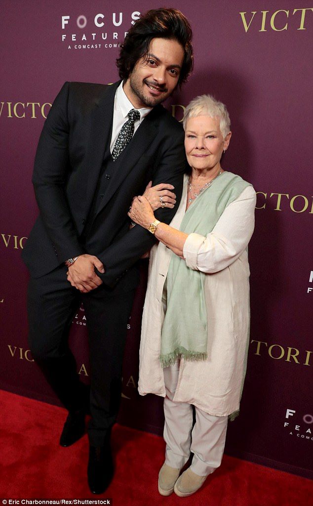 بالصور.. جودى دينش وعلى فضل بعرض "Victoria and Abdul" فى لوس أنجلوس