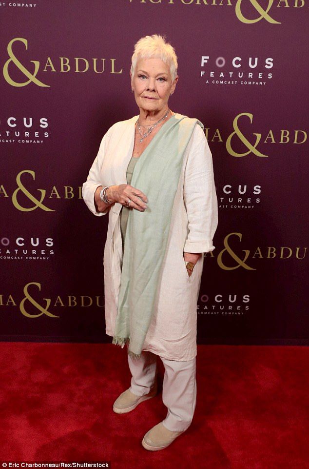 بالصور.. جودى دينش وعلى فضل بعرض "Victoria and Abdul" فى لوس أنجلوس