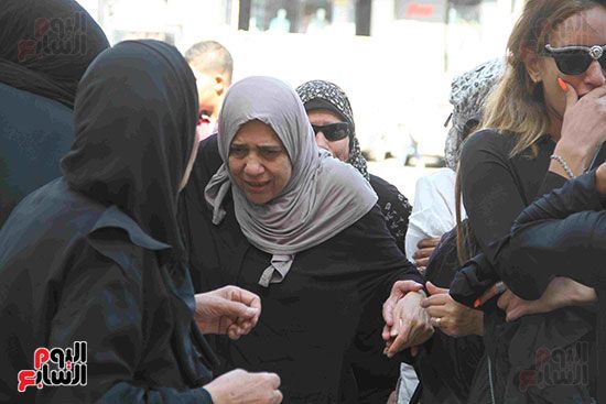 بدء صلاة الجنازة على الممثلة داليا التونى بمسجد الحصرى