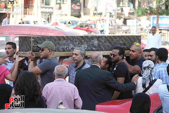 بدء صلاة الجنازة على الممثلة داليا التونى بمسجد الحصرى