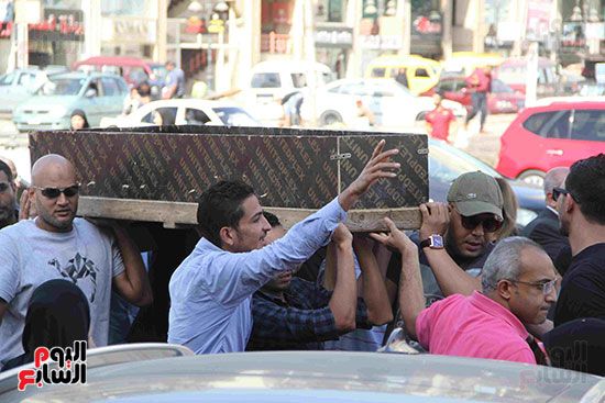 بدء صلاة الجنازة على الممثلة داليا التونى بمسجد الحصرى