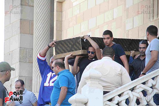 بدء صلاة الجنازة على الممثلة داليا التونى بمسجد الحصرى