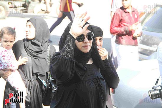 بدء صلاة الجنازة على الممثلة داليا التونى بمسجد الحصرى