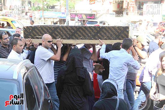 بدء صلاة الجنازة على الممثلة داليا التونى بمسجد الحصرى