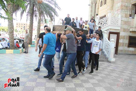 بدء صلاة الجنازة على الممثلة داليا التونى بمسجد الحصرى