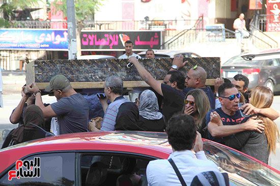 بدء صلاة الجنازة على الممثلة داليا التونى بمسجد الحصرى
