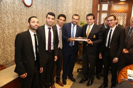 وزير التعليم العالى يزور مقر الجامعة الأمريكية بالقاهرة الجديدة