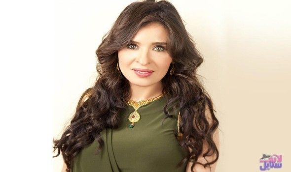 الفنانة دينا تكشف عن سعادتها بنجاح "الطوفان"