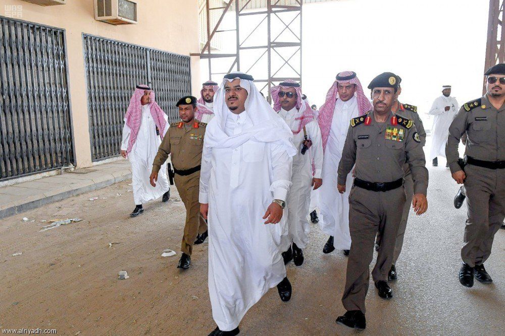 السعودية | نائب أمير الرياض يشارك رجال الأمن ميدانياً في حملة «وطن بلا مخالف»