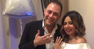 صور.. الفنان محمد على رزق يحتفل بخطبته على سارة فهيم فى حفل عائلى بهيج