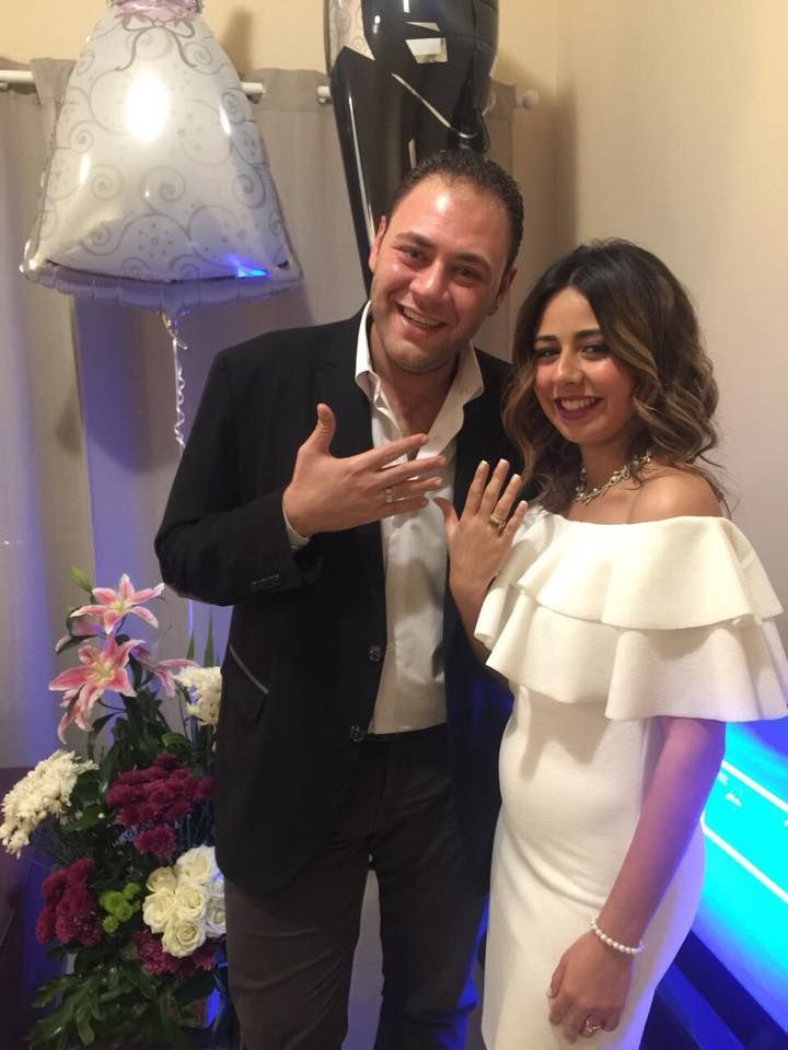 صور.. الفنان محمد على رزق يحتفل بخطبته على سارة فهيم فى حفل عائلى بهيج