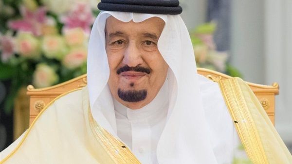 الملك سلمان يستقبل عددا من الأمراء ومفتي السعودية وبعض المواطنين