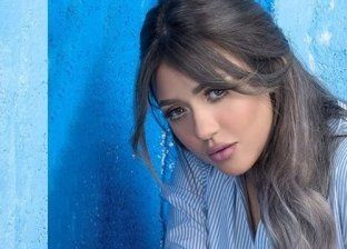 بالصور| سارة سلامة تفاجئ جمهورها بـ"الحجاب"