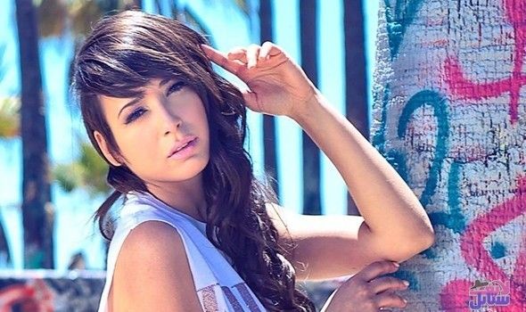 انتشار صورة لابن الفنانة ساندي بعد ولادته بأيام