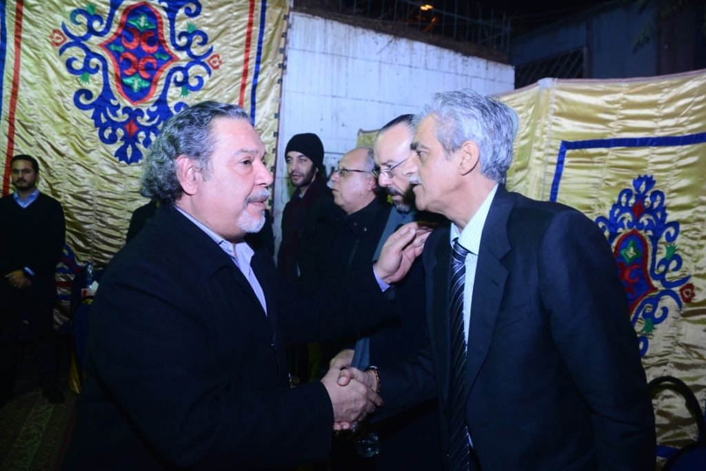 صور - اعتماد خورشيد تتلقي واجب العزاء في نجلها