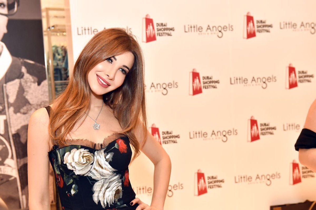 نانسي عجرم تتألّق وتنثر الفرح بين الأطفال في دبي – بالصور
