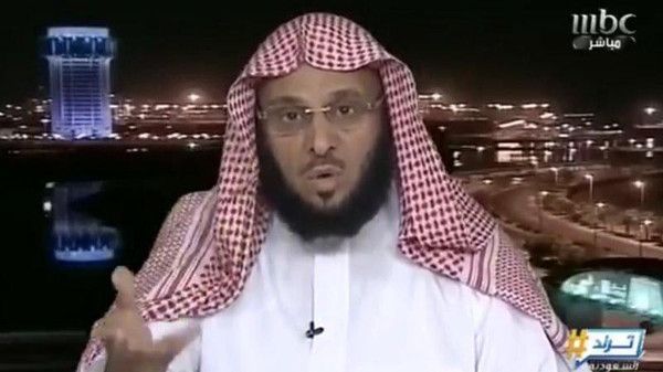 السعودية | شاهد.. لمَ تراجع القرني عن تعدد الزوجات وخطابه المتشدد؟