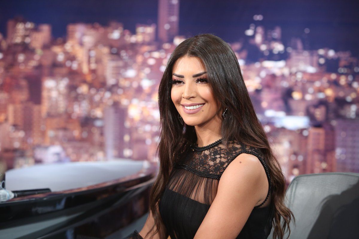 أمل بوشوشة عفوية وصريحة في “لهون وبس” وتتصدّر الترند مع هشام حداد