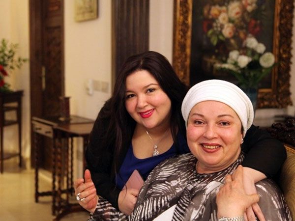 تطورات الحالة الصحية للفنانة المعتزلة نورا بعد جراحة خطيرة