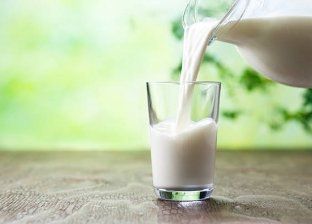 8 أطعمة ومشروبات تعمل على التخلص من حموضة المعدة