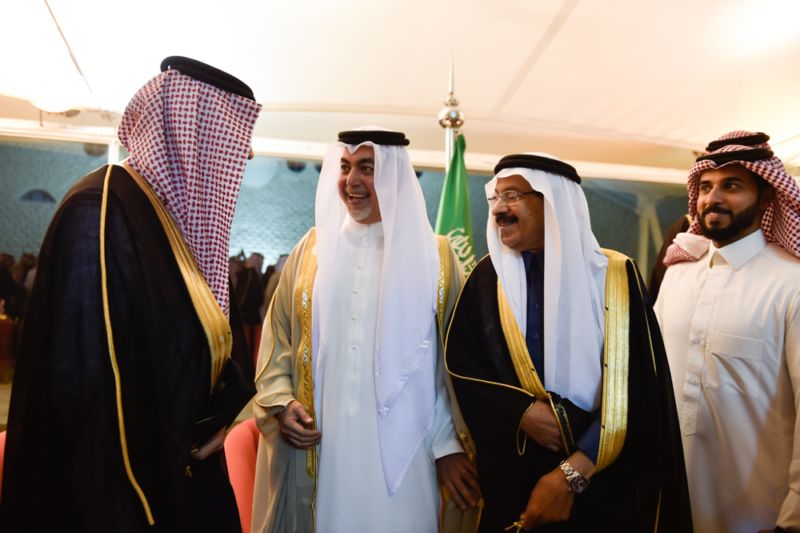 بالصور.. الإعلاميان حمود الفايز ورؤى الصبان يدخلان القفص الذهبي