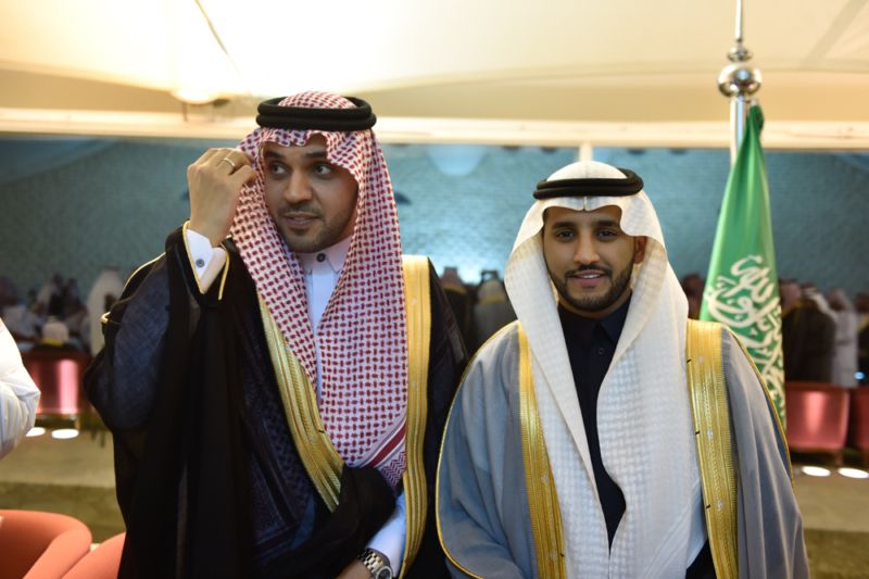 بالصور.. الإعلاميان حمود الفايز ورؤى الصبان يدخلان القفص الذهبي