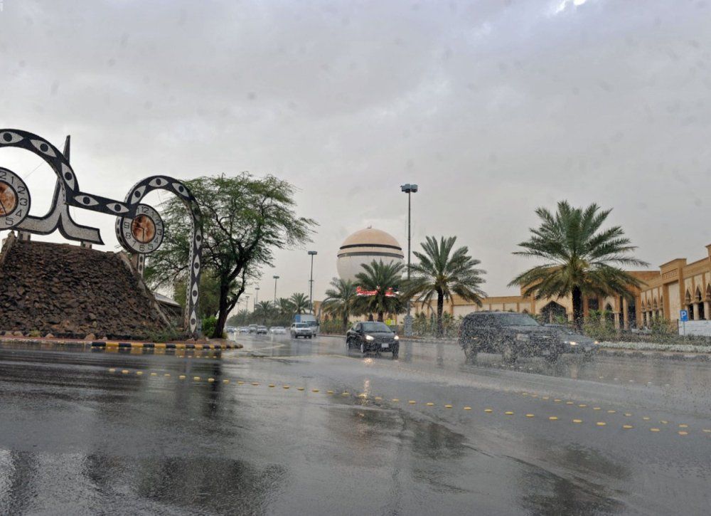 السعودية | أمطار رعدية على 7 مناطق .. و غبار على تبوك والجوف والشمالية