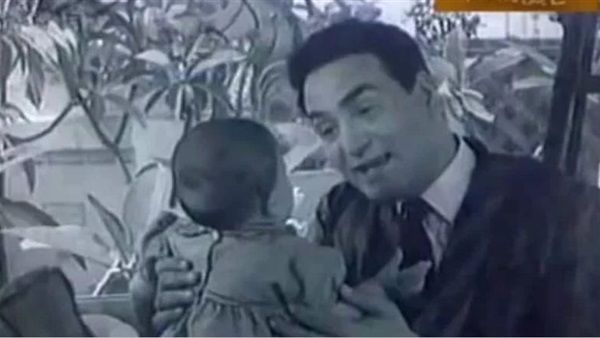 تعرف على الطفل الذي ظهر في أغنية "ماما زمانها جاية" قبل 62 عاما (فيديو)