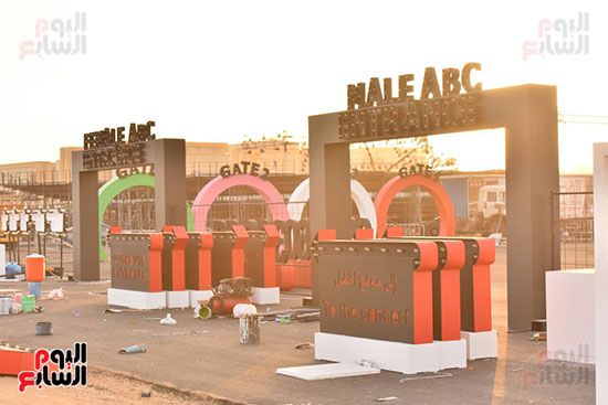صور .. استعدادات ضخمة لاستقبال حفل تامر حسنى بمدينة "الملك عبد الله"
