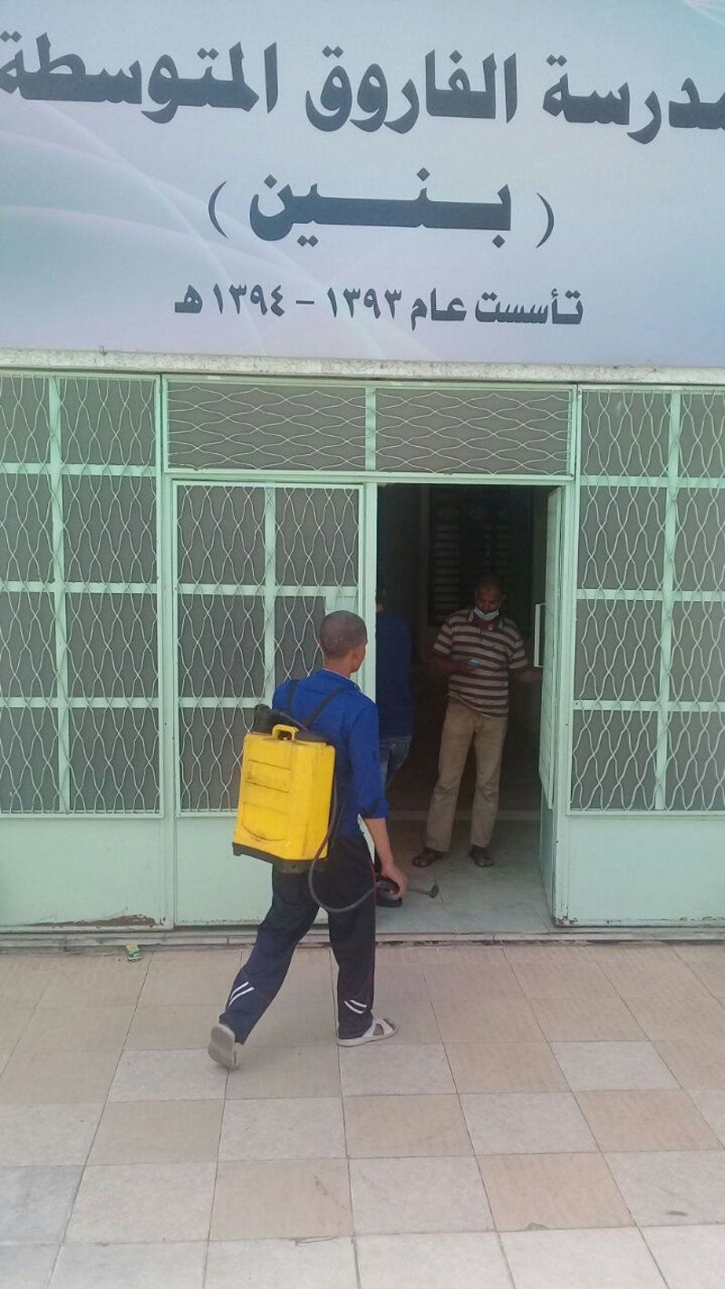 حملة لرش وتعقيم مدارس الطائف احترازًا لمنع انتقال عدوى "الجرب"