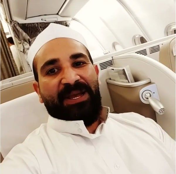 أحمد سعد يهنئ شيرين عبدالوهاب بزواجها من أمام الكعبة.. وهكذا ردت عليه