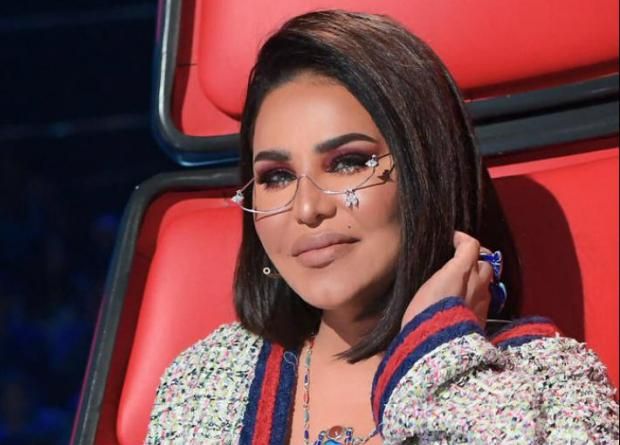 بالصور| أحلام تستطلع رأي جمهورها في إطلالتها.. ومعلقون: الفستان شكله غريب