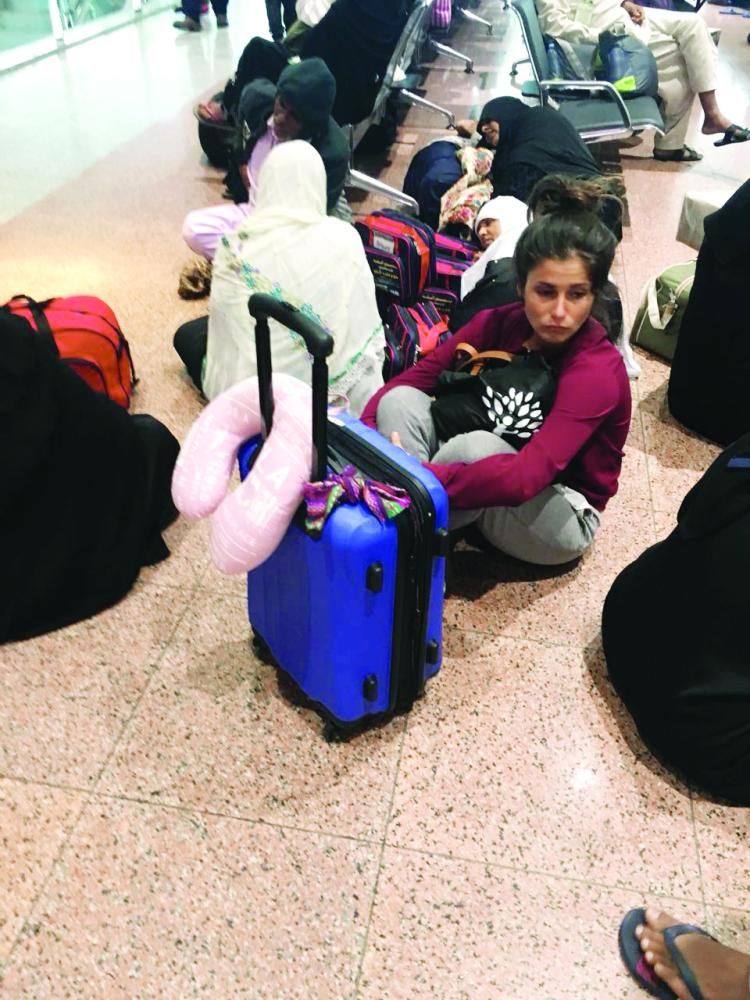جدة: الطقس يؤجل سفر 350 سودانياً بـ«الصالة الجنوبية»