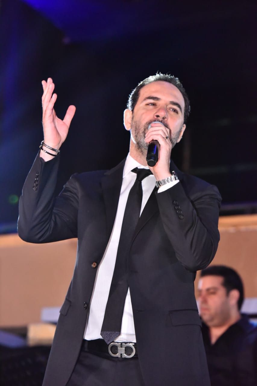 وائل جسار يتألق بحفل كامل العدد في الأردن – بالصور