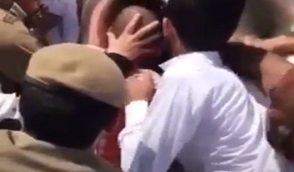 السعودية | (فيديو) بعد تداوله على أنه “ميت”.. تفاصيل المقطع المتداول لشاب يقبل الحجر الأسود