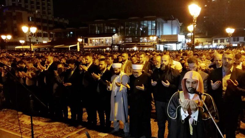بالصور.. أكثر من 20 ألف مصل يحيون ليلة السابع والعشرين جنوب صريبا