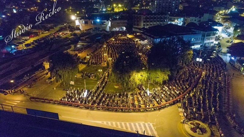 بالصور.. أكثر من 20 ألف مصل يحيون ليلة السابع والعشرين جنوب صريبا