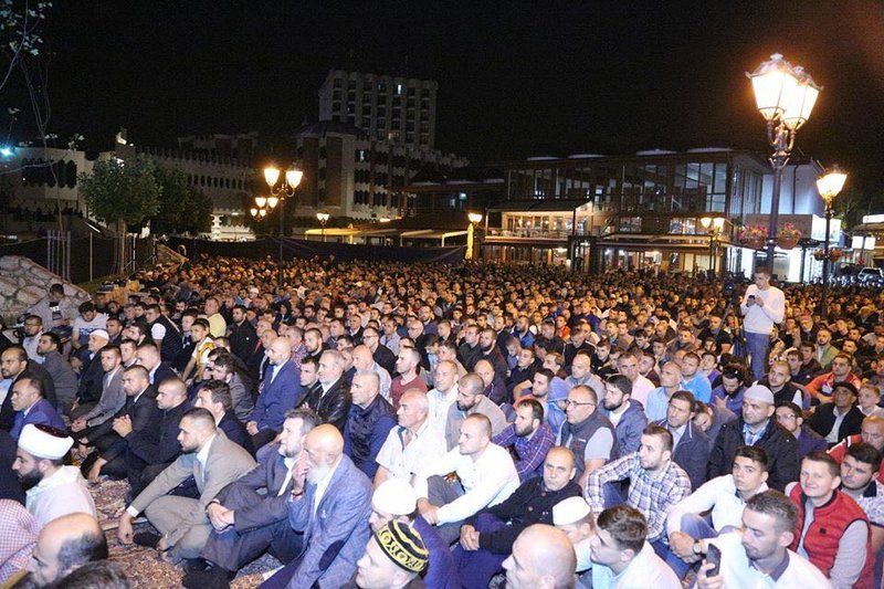 بالصور.. أكثر من 20 ألف مصل يحيون ليلة السابع والعشرين جنوب صريبا